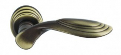 Дверная ручка на круглом основании COLOMBO Cameo DB41RSB-BR бронза