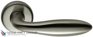 Дверная ручка на круглом основании COLOMBO Mach CD81RSB-NI матовый никель
